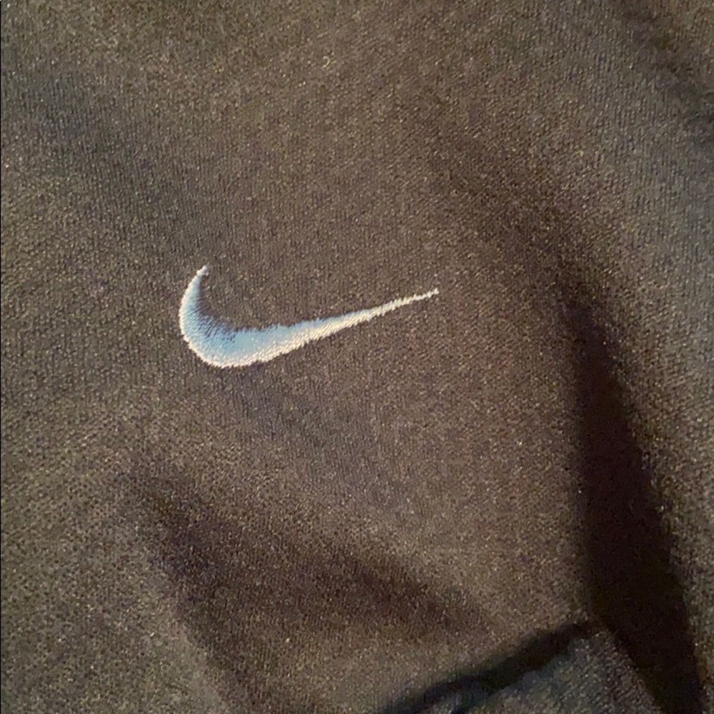 A pullover - Picture 4 of 4